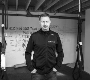 Þjálfarinn Helgi Jónas í höfuðstöðvum Metabolic í Reykjanesbæ.
